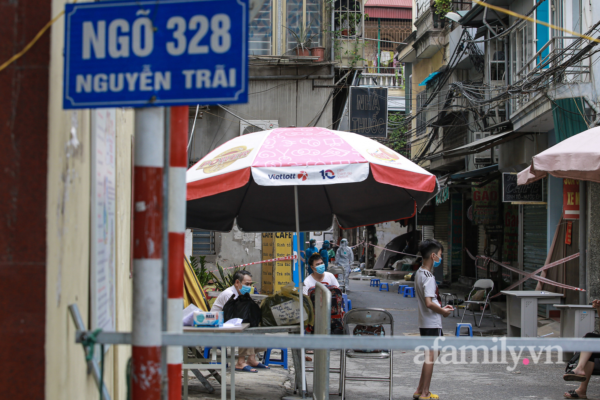 Hà Nội: Phong tỏa, tạm dừng hoạt động chợ Nhân Chính vì ca dương tính SARS-CoV-2 ở ổ dịch phường Thanh Xuân Trung từng đến chợ - Ảnh 11.