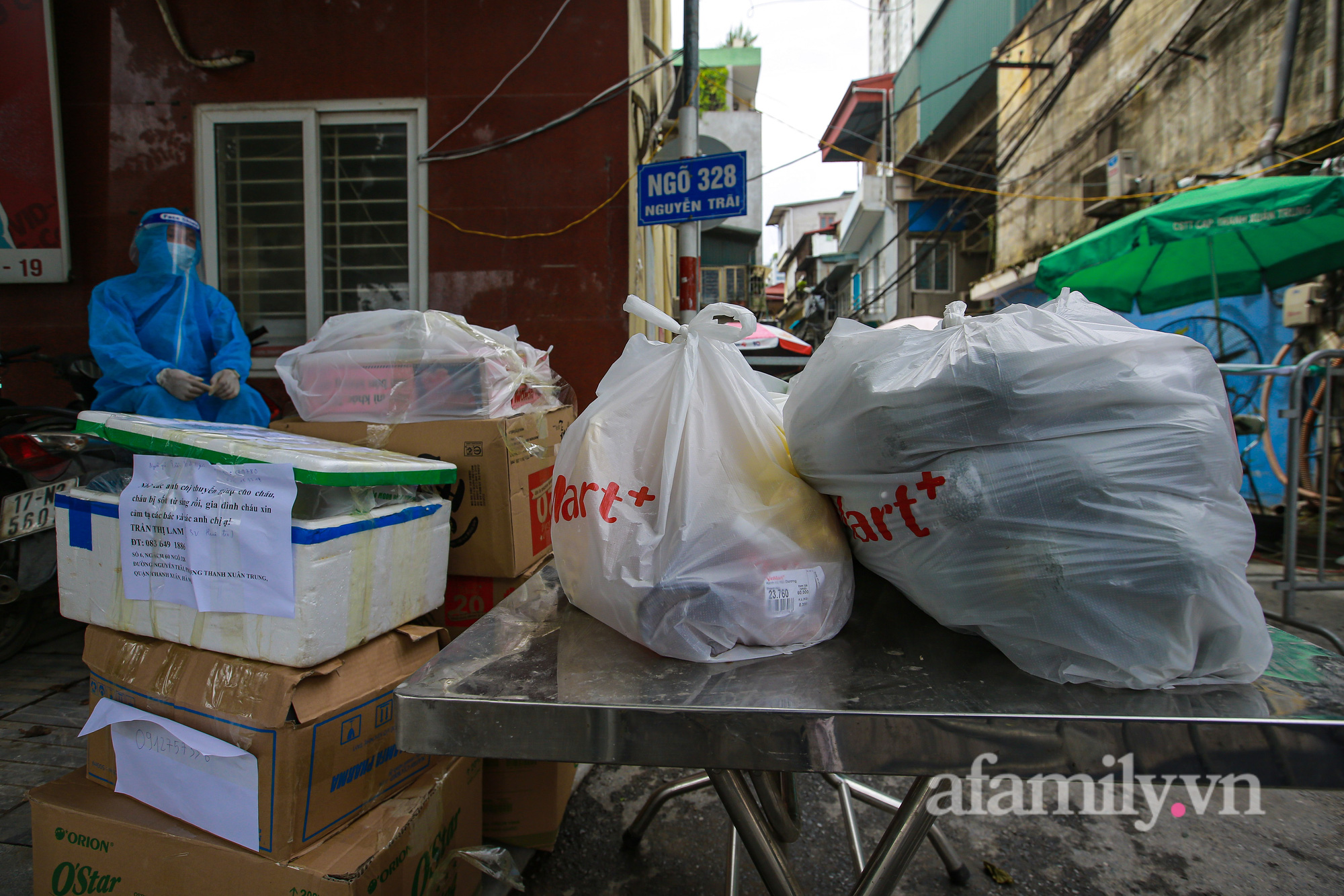 Hà Nội: Phong tỏa, tạm dừng hoạt động chợ Nhân Chính vì ca dương tính SARS-CoV-2 ở ổ dịch phường Thanh Xuân Trung từng đến chợ - Ảnh 12.