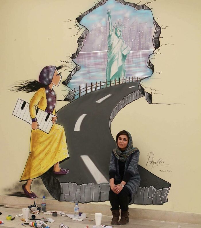 Nữ nghệ sĩ graffiti hiếm hoi của Afghanistan và 20 tác phẩm đường phố đầy ám ảnh về thân phận người phụ nữ - Ảnh 23. Nữ nghệ sĩ graffiti hiếm hoi của Afghanistan và 20 tác phẩm đường phố đầy ám ảnh về thân phận người phụ nữ - Ảnh 23.