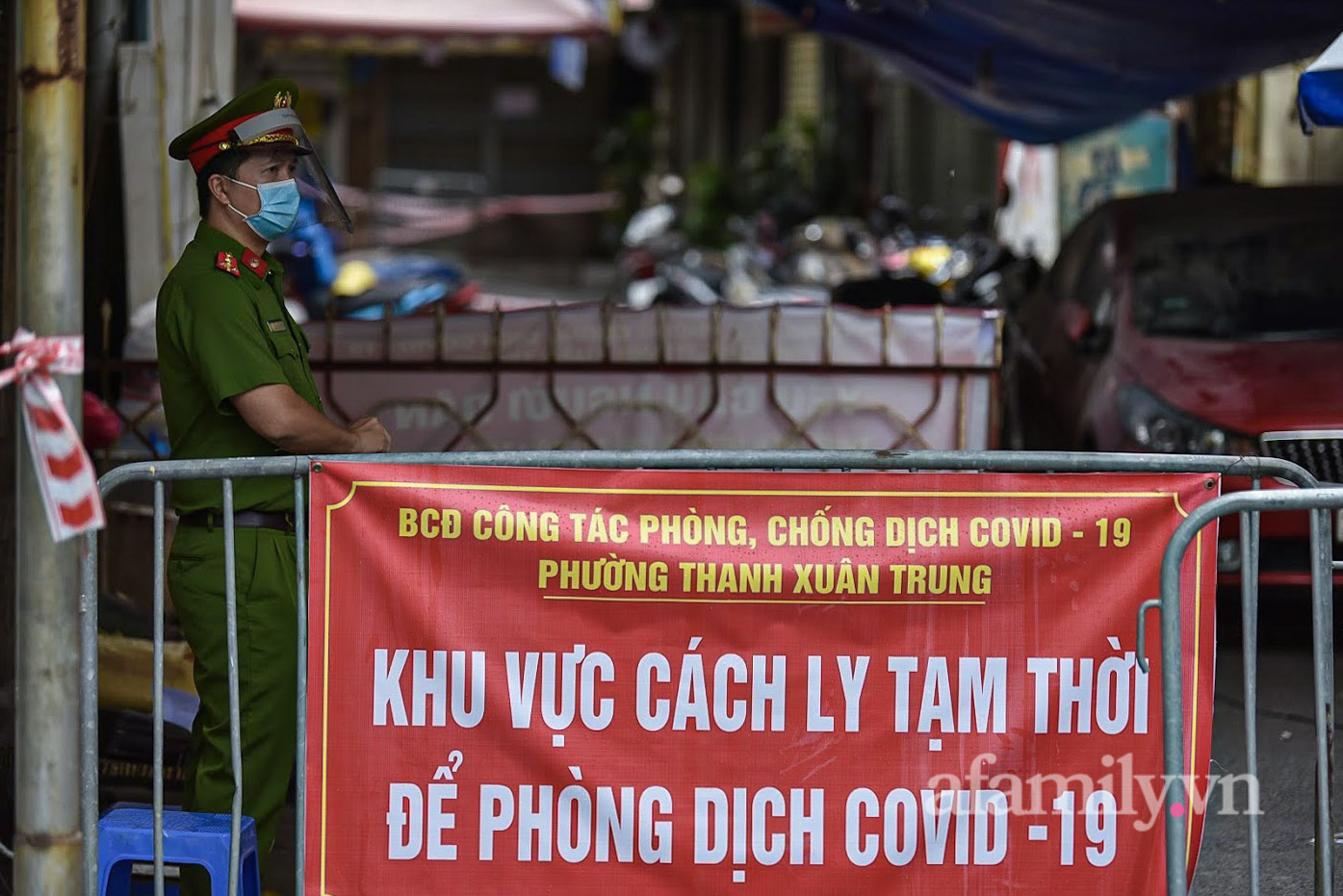Hà Nội: Phong tỏa, tạm dừng hoạt động chợ Nhân Chính vì ca dương tính SARS-CoV-2 ở ổ dịch phường Thanh Xuân Trung từng đến chợ - Ảnh 9.