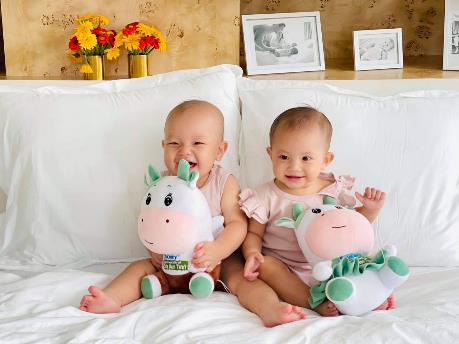 Cặp bố mẹ hot nhất Vbiz Hà Hồ - Kim Lý làm gì ở nhà mùa dịch? - Ảnh 2. Cặp bố mẹ hot nhất Vbiz Hà Hồ - Kim Lý làm gì ở nhà mùa dịch? - Ảnh 2.