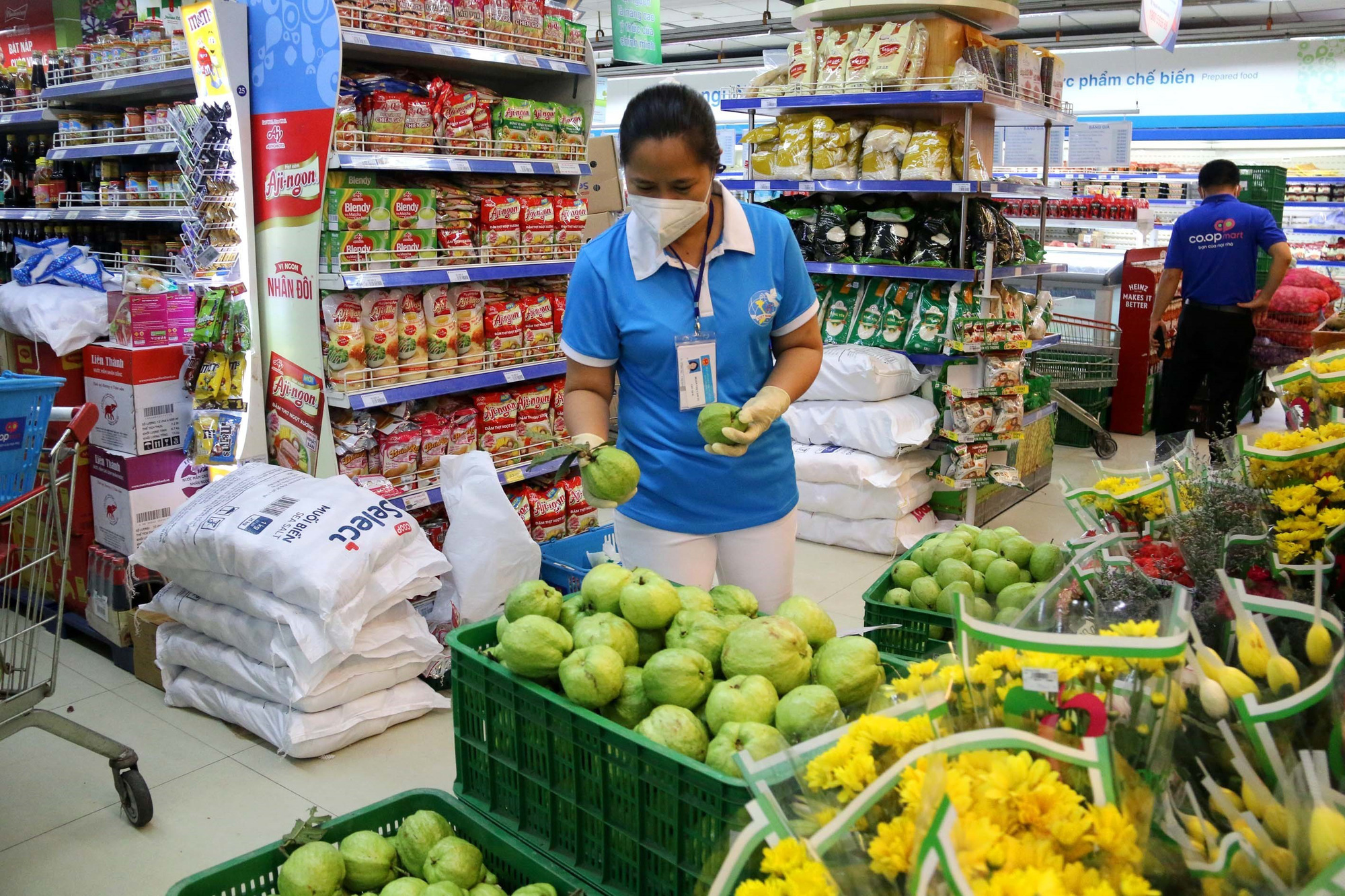 TP Hồ Chí Minh: Suôn sẻ đi chợ hộ nhưng bí khâu phân phối - Ảnh 2.