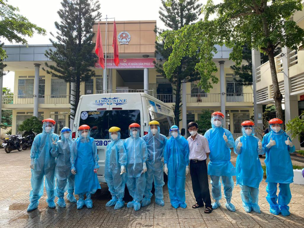Huỳnh Thị Kim Thanh - Tấm gương gi&aacute;o vi&ecirc;n tham gia chống dịch - Ảnh 2.