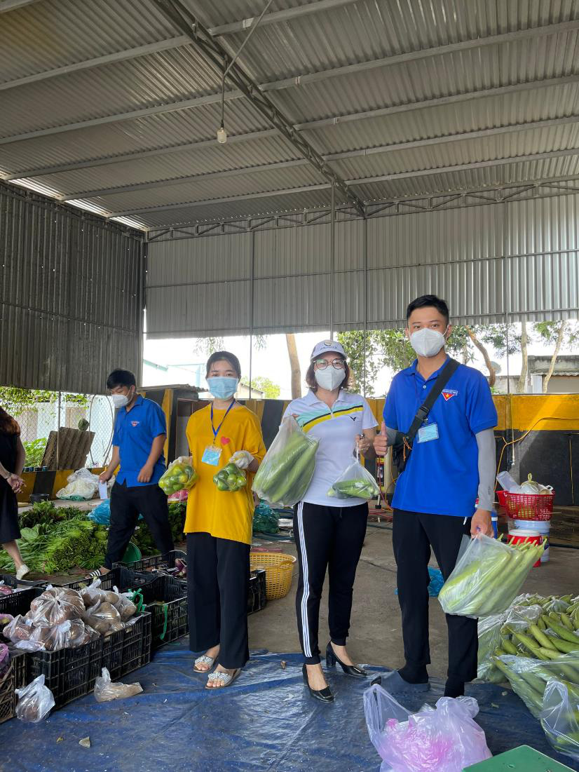 Huỳnh Thị Kim Thanh - Tấm gương gi&aacute;o vi&ecirc;n tham gia chống dịch - Ảnh 3.