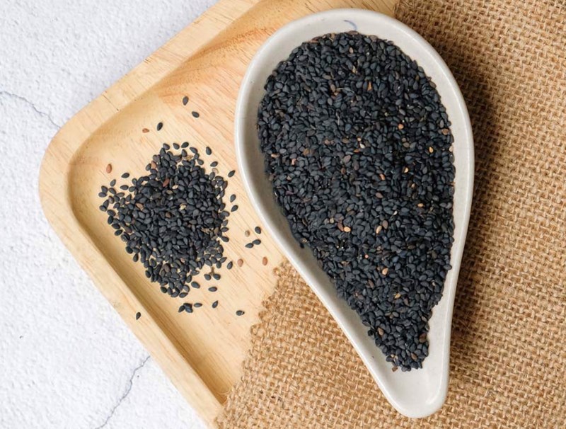 Trương Bá Chi 41 tuổi vẫn khoe body căng dét trên Vogue: Bí mật để giữ mãi nhan sắc tuổi 18, mái tóc đen tuyền nằm hết ở loại "hạt đen xì" cô ăn/uống mỗi ngày - Ảnh 11. Trương Bá Chi 41 tuổi vẫn khoe body căng dét trên Vogue: Bí mật để giữ mãi nhan sắc tuổi 18, mái tóc đen tuyền nằm hết ở loại "hạt đen xì" cô ăn/uống mỗi ngày - Ảnh 11.