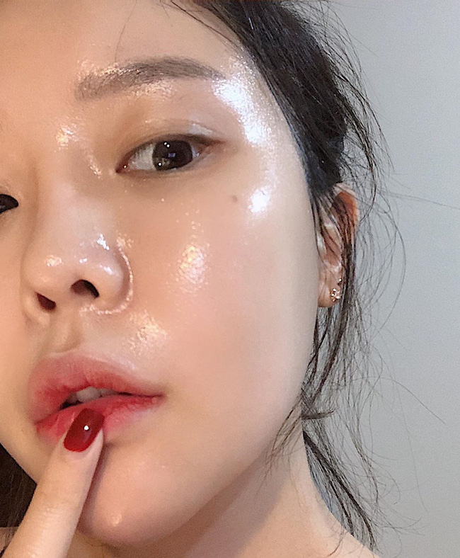 Muốn da căng bóng, ngậm nước mà không biết đến Hyaluronic Acid thì thật là thiếu sót! - Ảnh 1. Muốn da căng bóng, ngậm nước mà không biết đến Hyaluronic Acid thì thật là thiếu sót! - Ảnh 1.