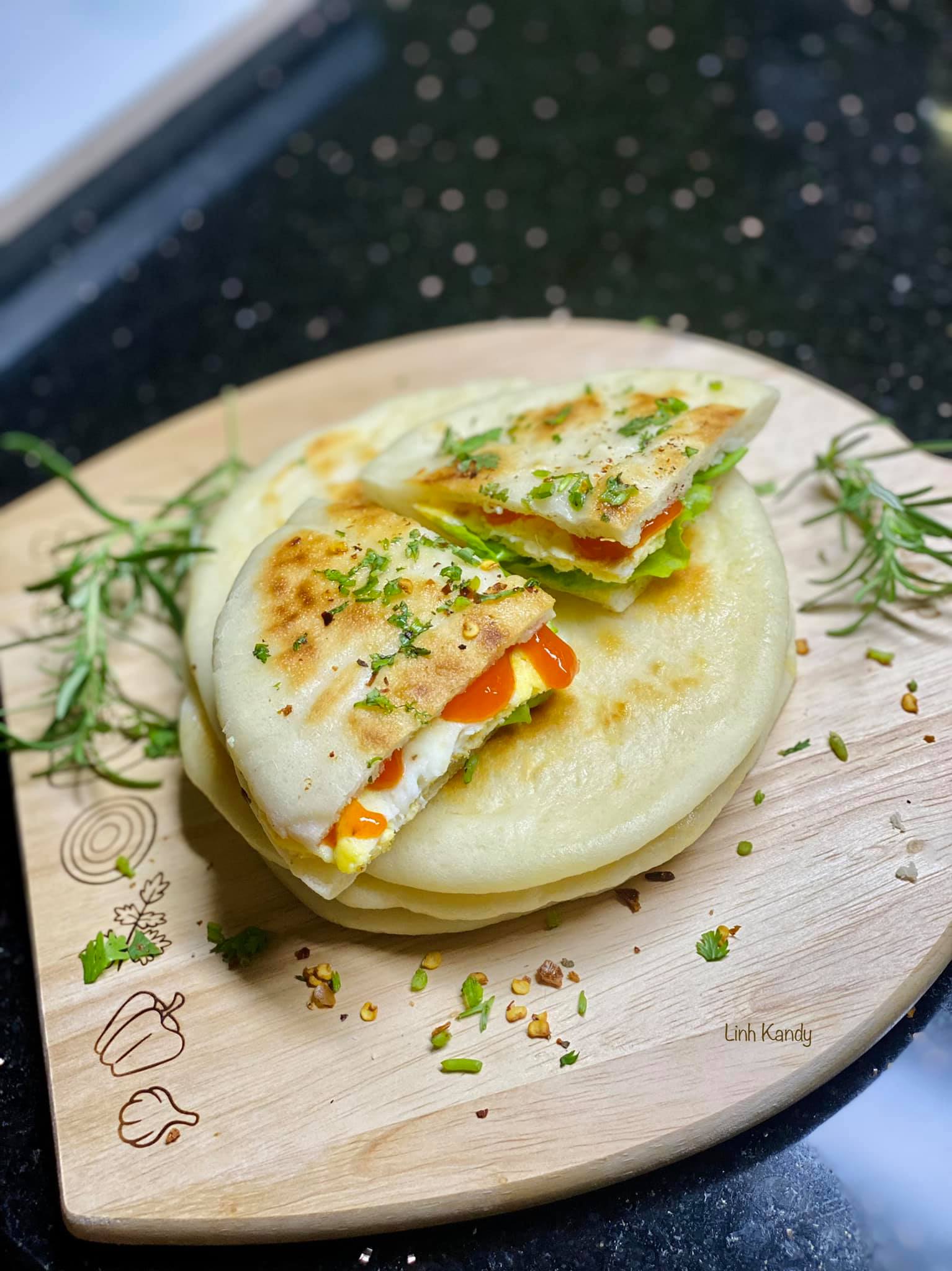 C&oacute; một loại b&aacute;nh m&igrave; l&agrave;m được bằng chảo cực dễ m&agrave; ăn lại ngon hết &yacute;, ở nh&agrave; bắt tay v&agrave;o l&agrave;m ngay th&ocirc;i - Ảnh 12.