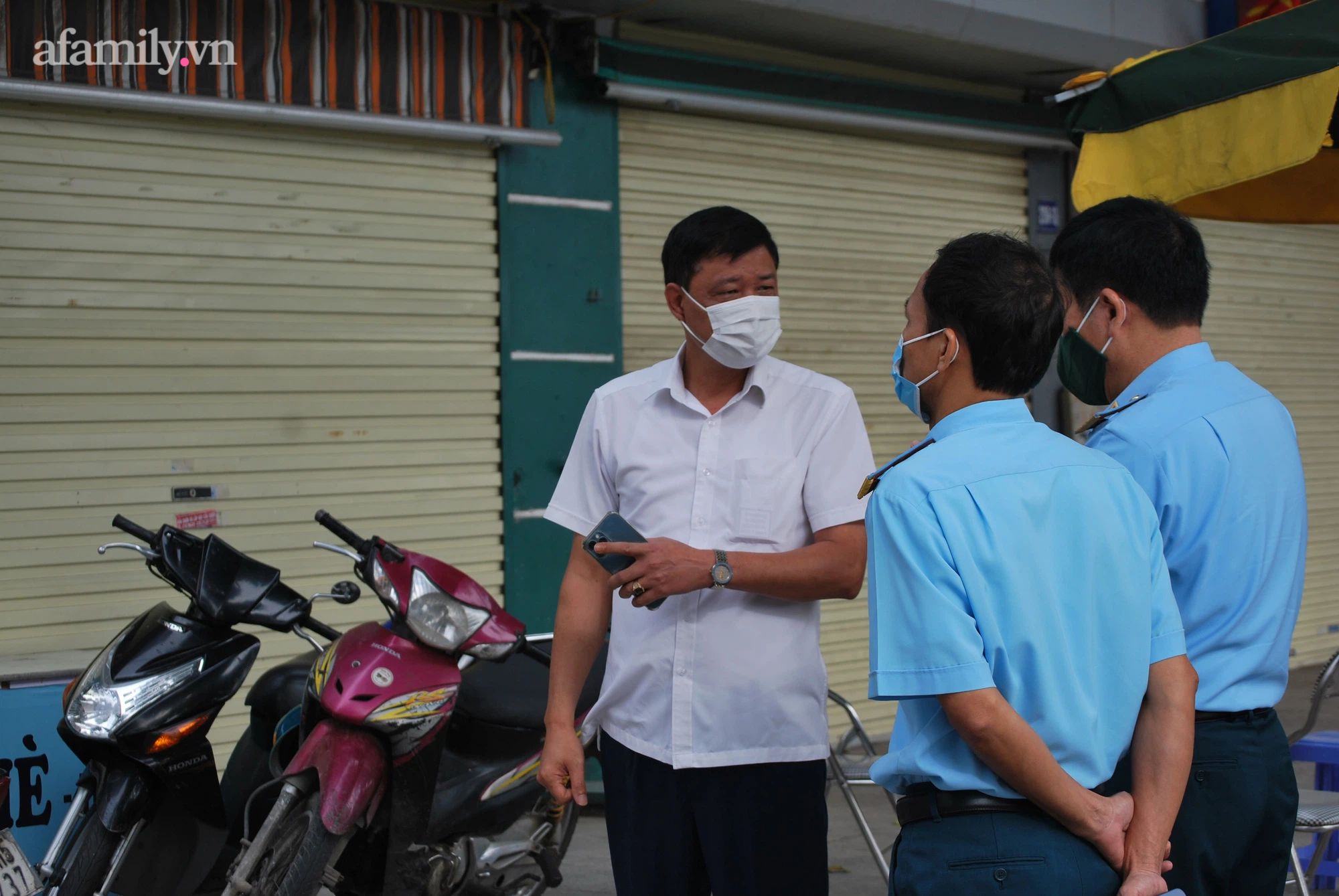 Chủ tịch UBND phường Khương Mai cùng lãnh đạo của đơn vị chủ quản nhà công vụ