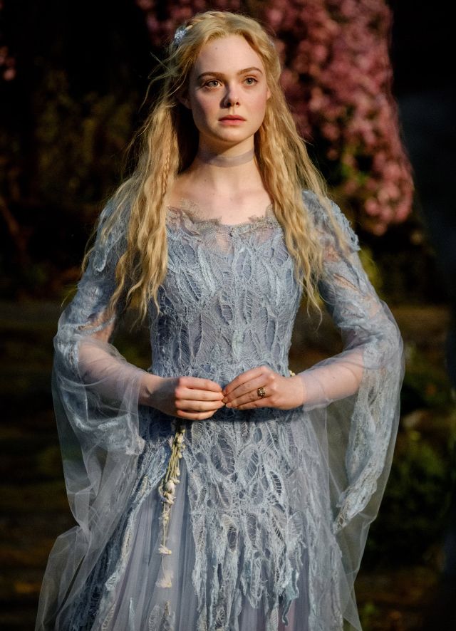 Tạo hình 6 nàng công chúa Disney phiên bản live action: Elle Fanning, Lily Collins đỉnh khỏi bàn, riêng Lưu Diệc Phi bị la ó - Ảnh 13.