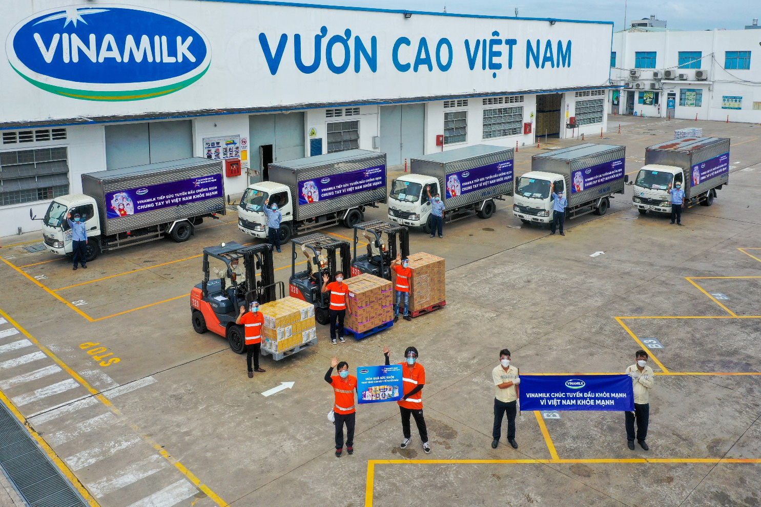 Vinamilk đẩy mạnh hành trình tiếp sức tuyến đầu trong giai đoạn cao điểm chống dịch tại 50 bệnh viện trên cả nước - Ảnh 1.