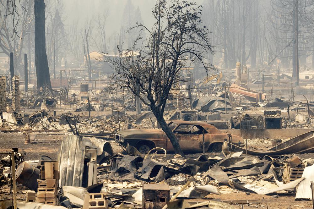 Phóng sự ảnh: Thị trấn lịch sử Greenville bị xóa sổ sau trận cháy rừng - Ảnh 2.