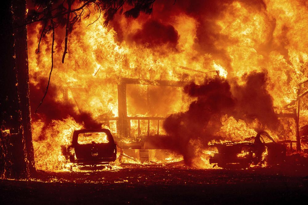 Phóng sự ảnh: Thị trấn lịch sử Greenville bị xóa sổ sau trận cháy rừng - Ảnh 3.