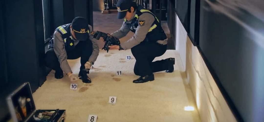 Cuộc chiến thượng lưu: Đây mới là nhân vật khiến người xem nổi điên nhất mà không phải là Seo Jin hay Ju Dan Tae - Ảnh 6. Cuộc chiến thượng lưu: Đây mới là nhân vật khiến người xem nổi điên nhất mà không phải là Seo Jin hay Ju Dan Tae - Ảnh 6.