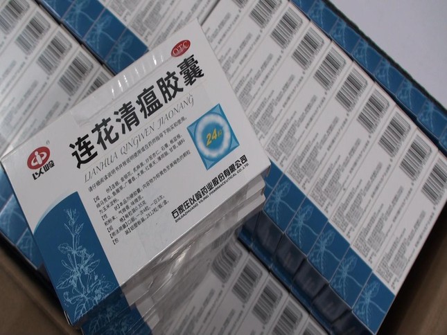 Phát hiện gần chục nghìn hộp thuốc điều trị COVID-19 không được cấp phép tại Việt Nam - Ảnh 1.