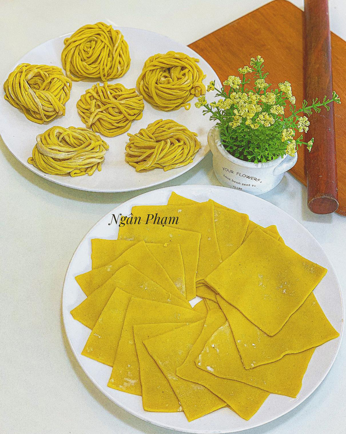 "Hot hòn họt" cách làm sợi mì tươi và lá hoành thánh dai ngon tại nhà chẳng cần đến máy cán bột - Ảnh 1. "Hot hòn họt" cách làm sợi mì tươi và lá hoành thánh dai ngon tại nhà chẳng cần đến máy cán bột - Ảnh 1.