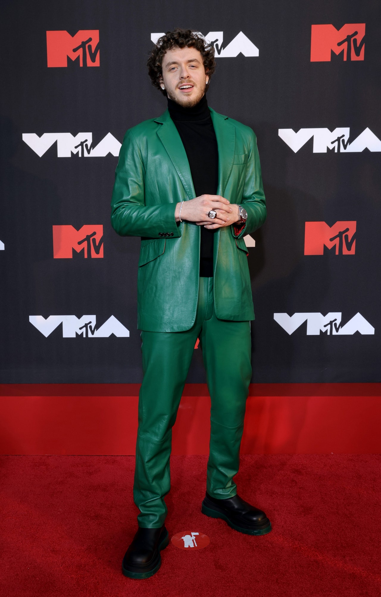 Thảm đỏ VMAs 2021 - Ảnh 13. Thảm đỏ VMAs 2021 - Ảnh 13.