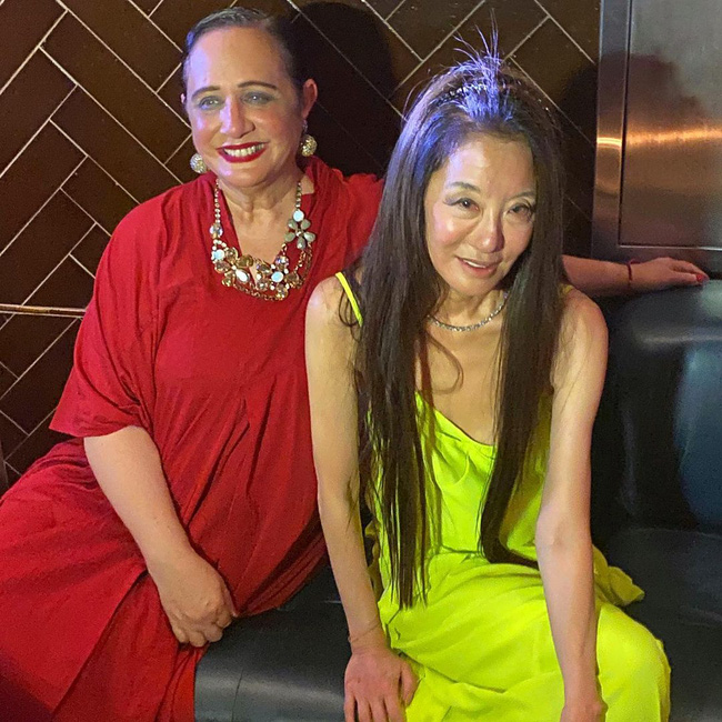 Vera Wang tong teo như "da bọc xương" tại Met Gala 2021, nhưng vẫn chưa là gì với bộ cánh "cô hồn" năm 2017 - Ảnh 3. Vera Wang, Met Gala 2021, Vera Wang lộ dáng tong teo, nhan sắc thật của Vera Wang, nhan sắc tuổi 72 của Vera Wang