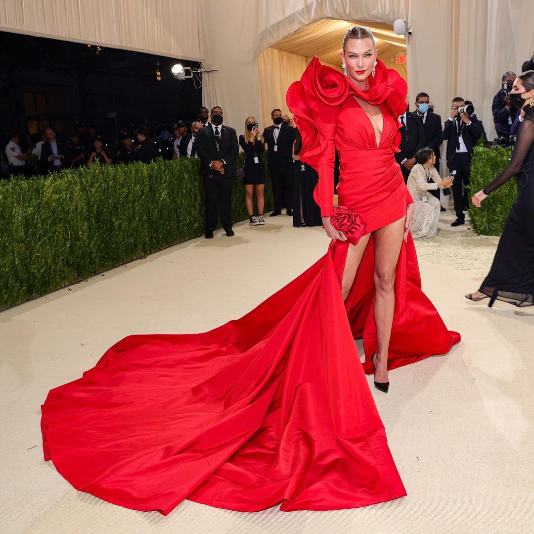 Dàn sao Hollywood gợi cảm trên thảm đỏ Met Gala 2021-10