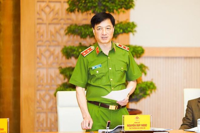 Tướng công an nói về biến tướng 'sugar baby' trong thời gian giãn cách xã hội - Ảnh 1. Tướng công an nói về biến tướng 'sugar baby' trong thời gian giãn cách xã hội - Ảnh 1.