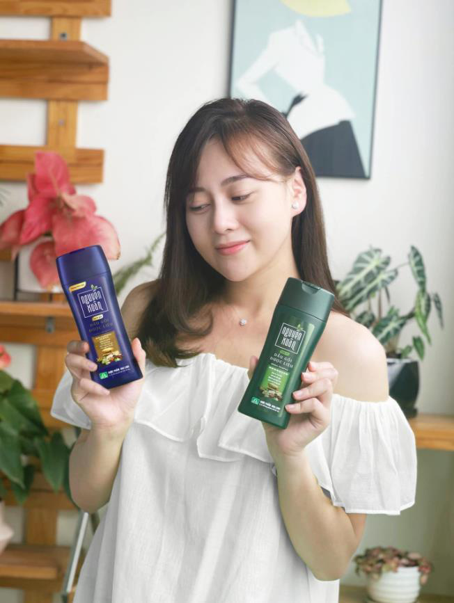 Mê tóc dài óng mượt, Quỳnh Kool săn ngay bộ dầu gội dưỡng tóc quốc dân siêu hot, review cực ổn áp mà giá siêu iu - Ảnh 4.