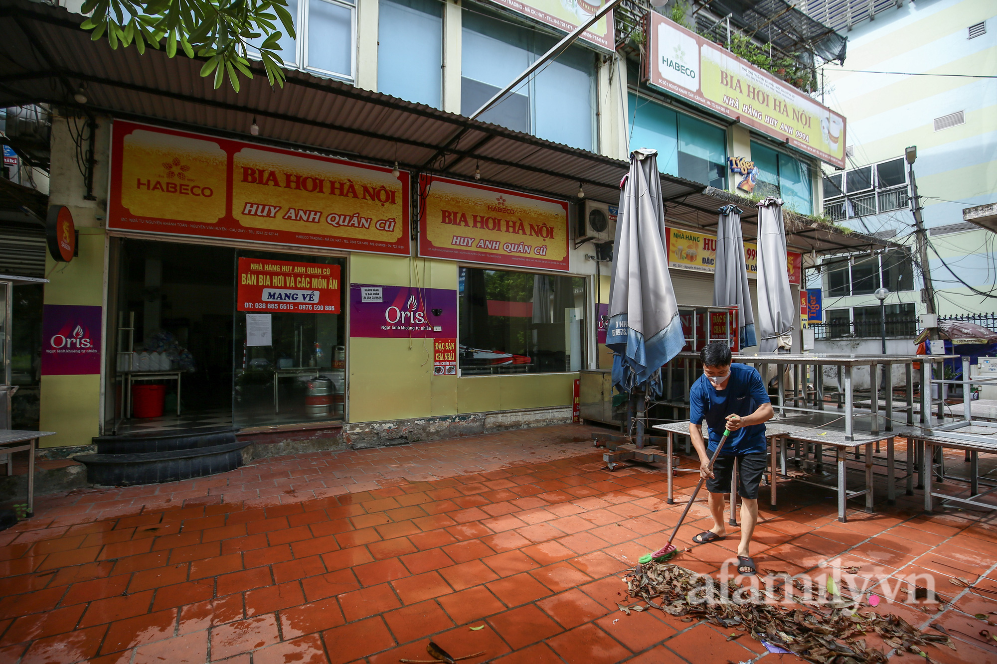 Người Hà Nội vui như Tết khi hàng quán được mở cửa trở lại - Ảnh 6.