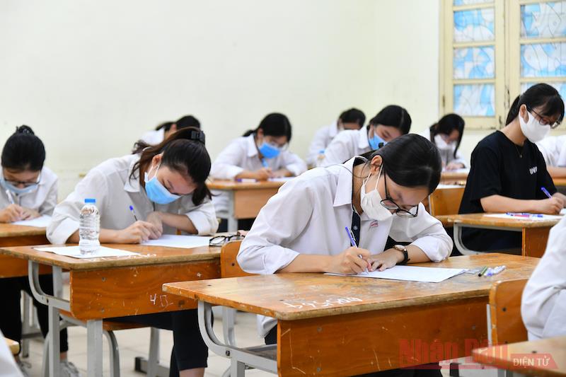 Nghịch l&yacute; th&iacute; sinh đạt 3 điểm 10 vẫn c&oacute; thể trượt ĐH - Ảnh 1.