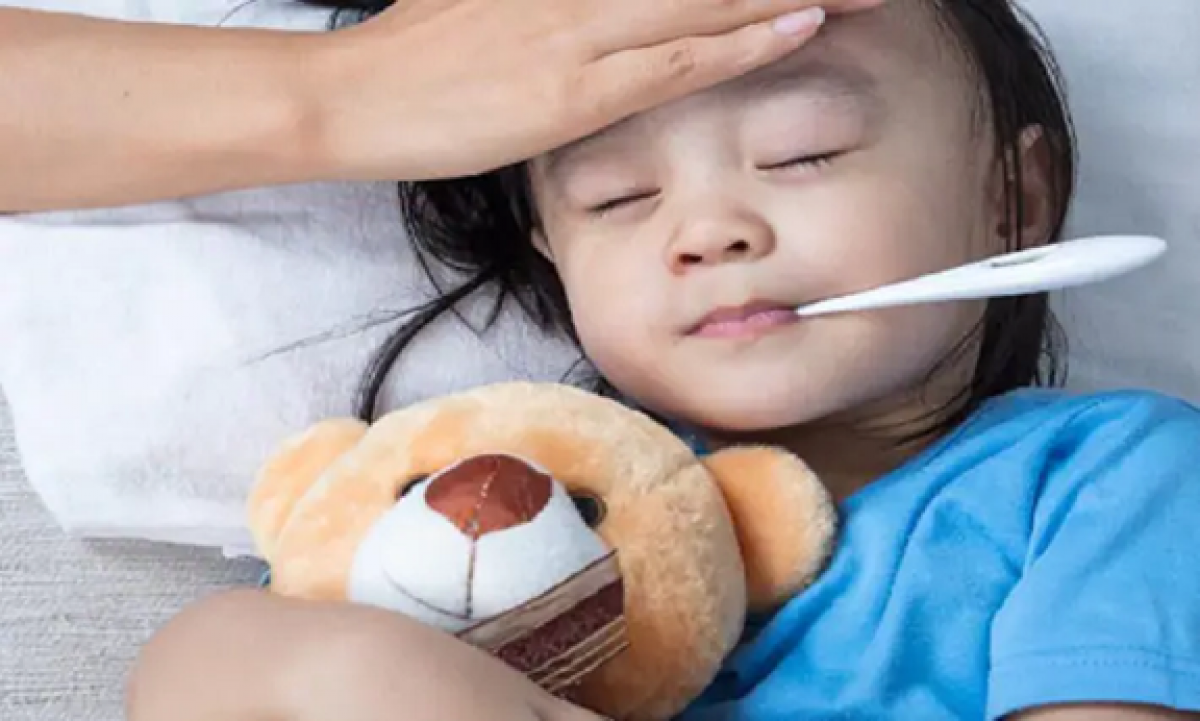 Các yếu tố nguy cơ gây nên bệnh COVID-19 nghiêm trọng ở trẻ em - Ảnh 2.