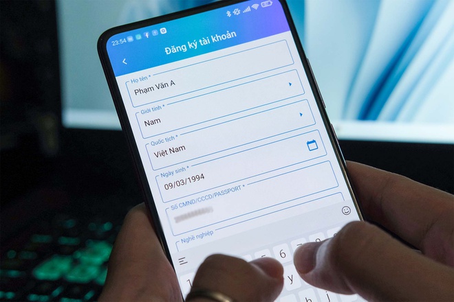 Người d&acirc;n TP.HCM c&oacute; thể đăng k&yacute; nhận t&uacute;i an sinh, tiền hỗ trợ th&ocirc;ng qua ứng dụng di động - Ảnh 2.