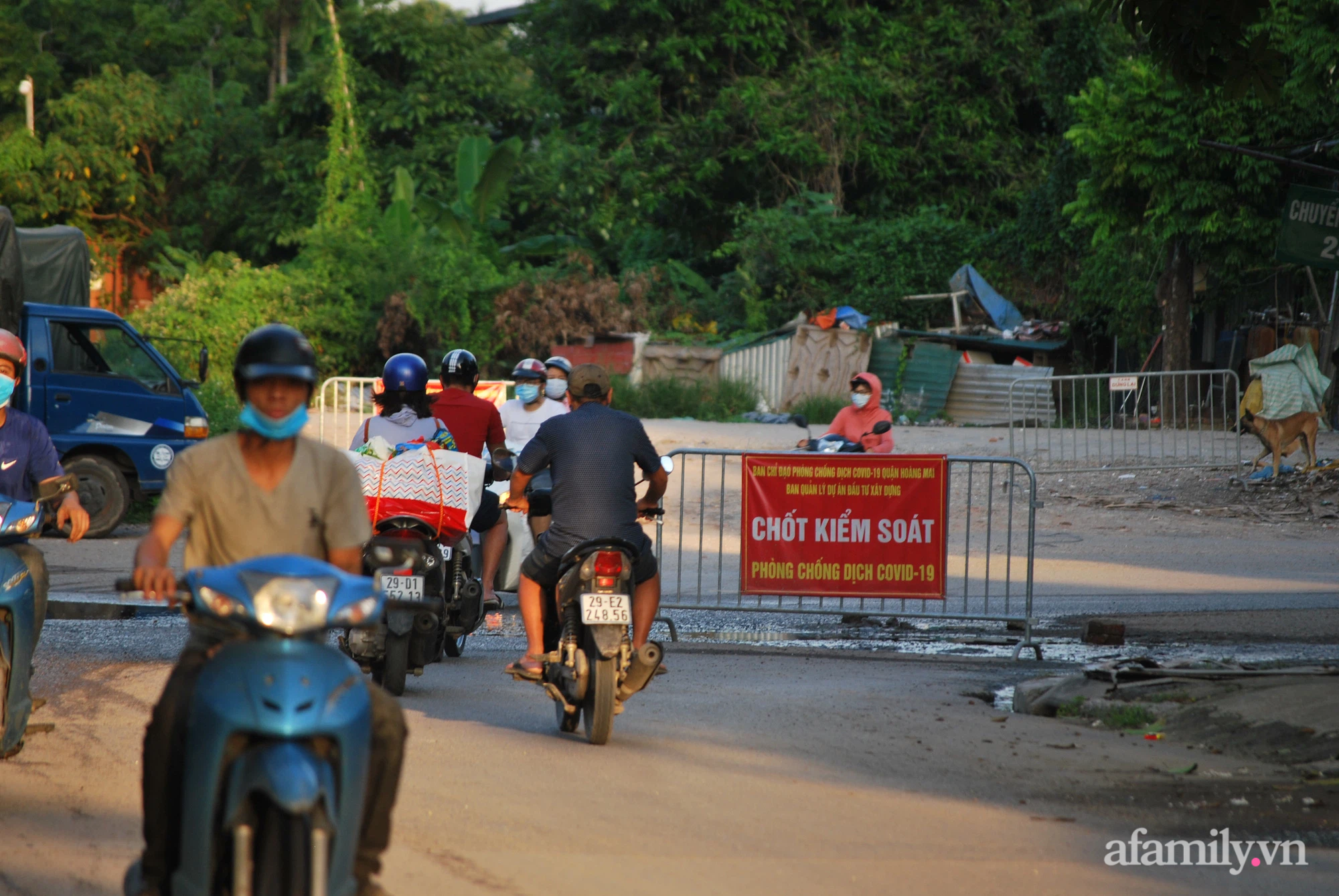 Hà Nội sẽ thực hiện phòng, chống dịch bệnh COVID-19 theo Chỉ thị số 15 từ 06h00 ngày 21/9 - Ảnh 1.