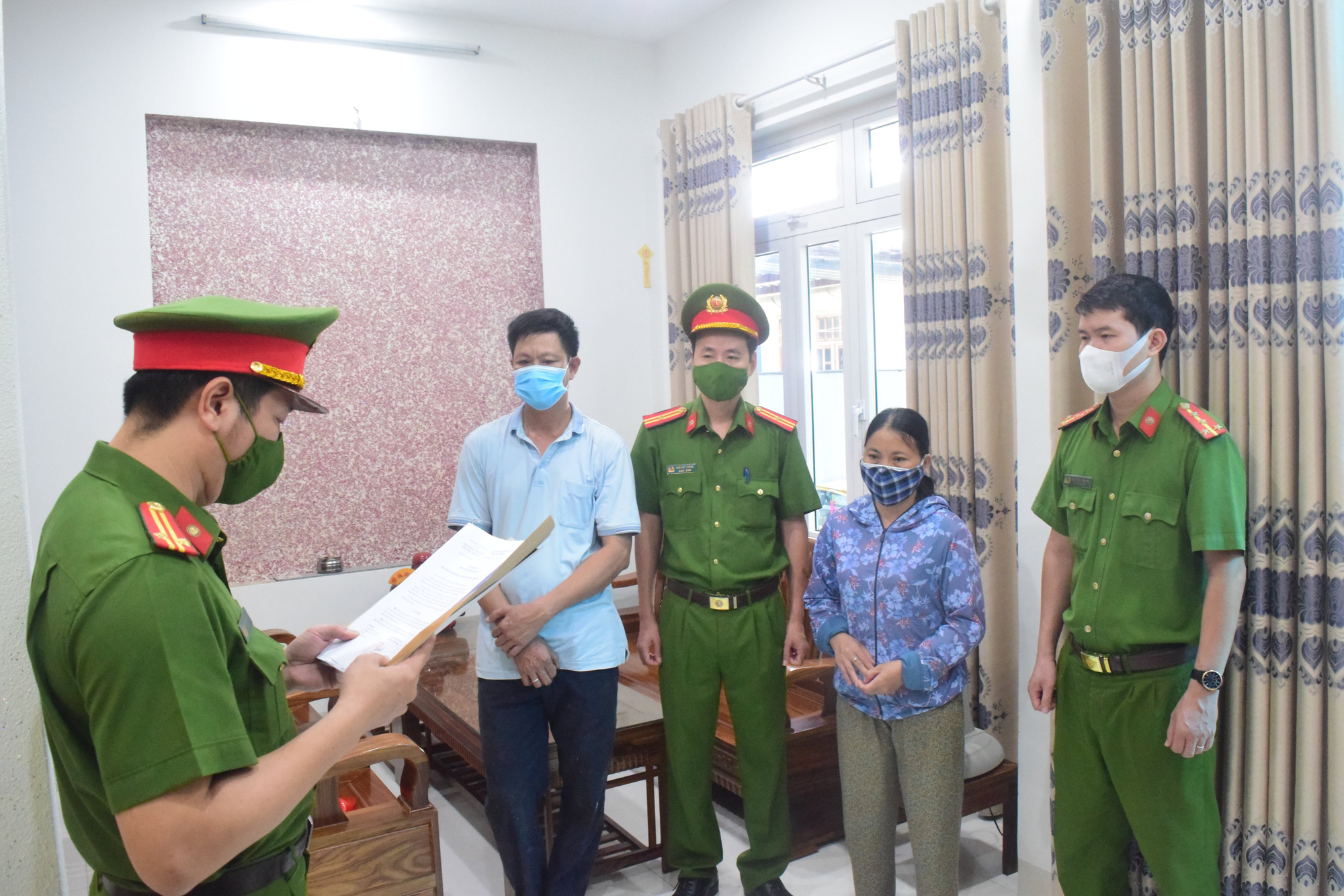 Tham lãi cao, nhiều người bị lừa mất 33,7 tỉ đồng - Ảnh 1. Tham lãi cao, nhiều người bị lừa mất 33,7 tỉ đồng - Ảnh 1.