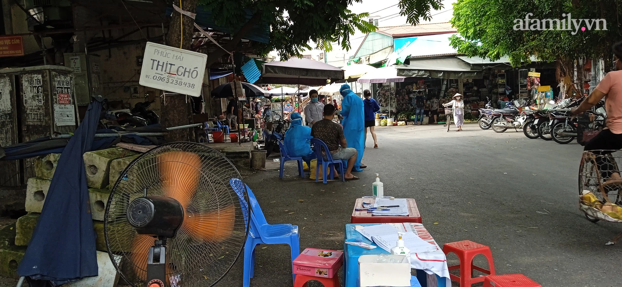 Toàn bộ người dân ở khu vực đang được lấy mẫu