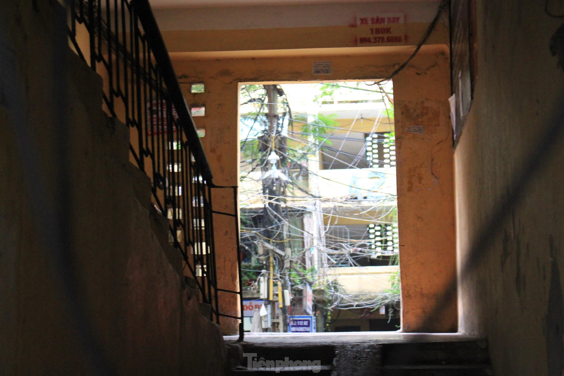 Cận cảnh 4 khu chung cư nguy hiểm cấp D ở Hà Nội sắp được cải tạo - Ảnh 4.