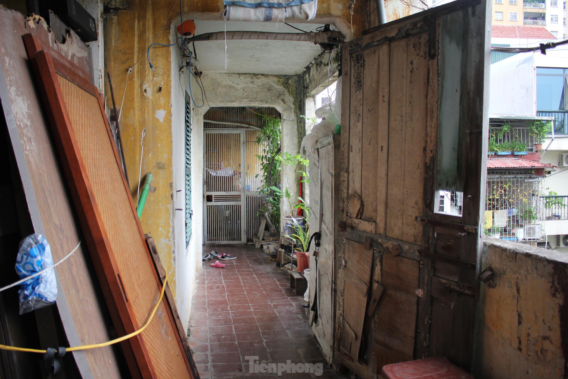 Cận cảnh 4 khu chung cư nguy hiểm cấp D ở Hà Nội sắp được cải tạo - Ảnh 15.