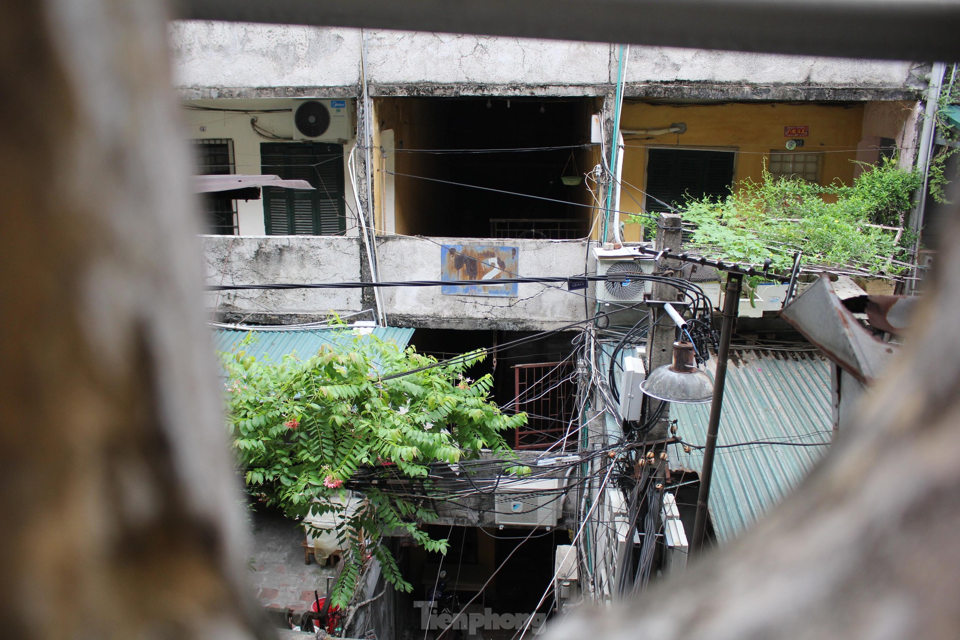 Cận cảnh 4 khu chung cư nguy hiểm cấp D ở Hà Nội sắp được cải tạo - Ảnh 16.