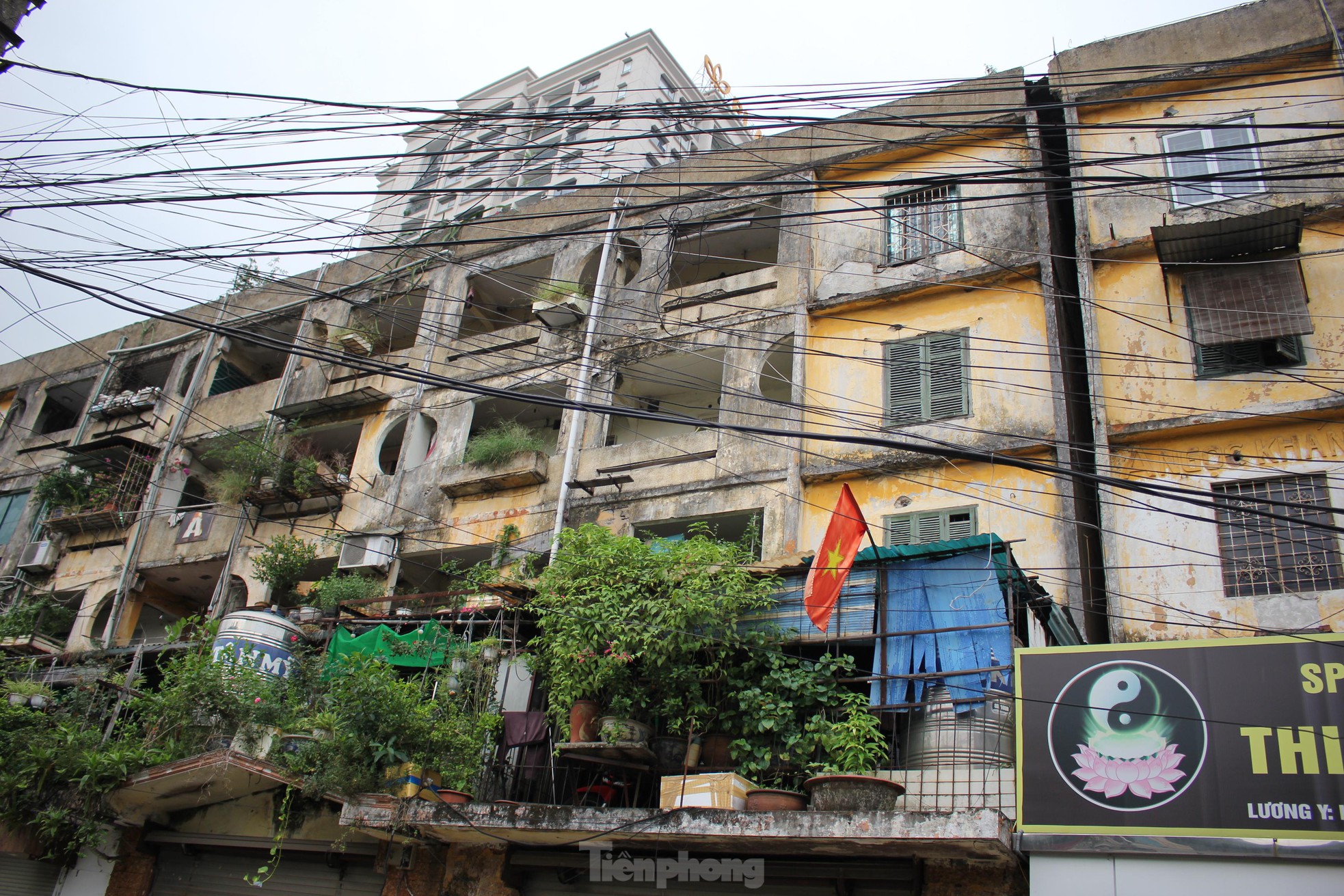 Cận cảnh 4 khu chung cư nguy hiểm cấp D ở Hà Nội sắp được cải tạo - Ảnh 7.