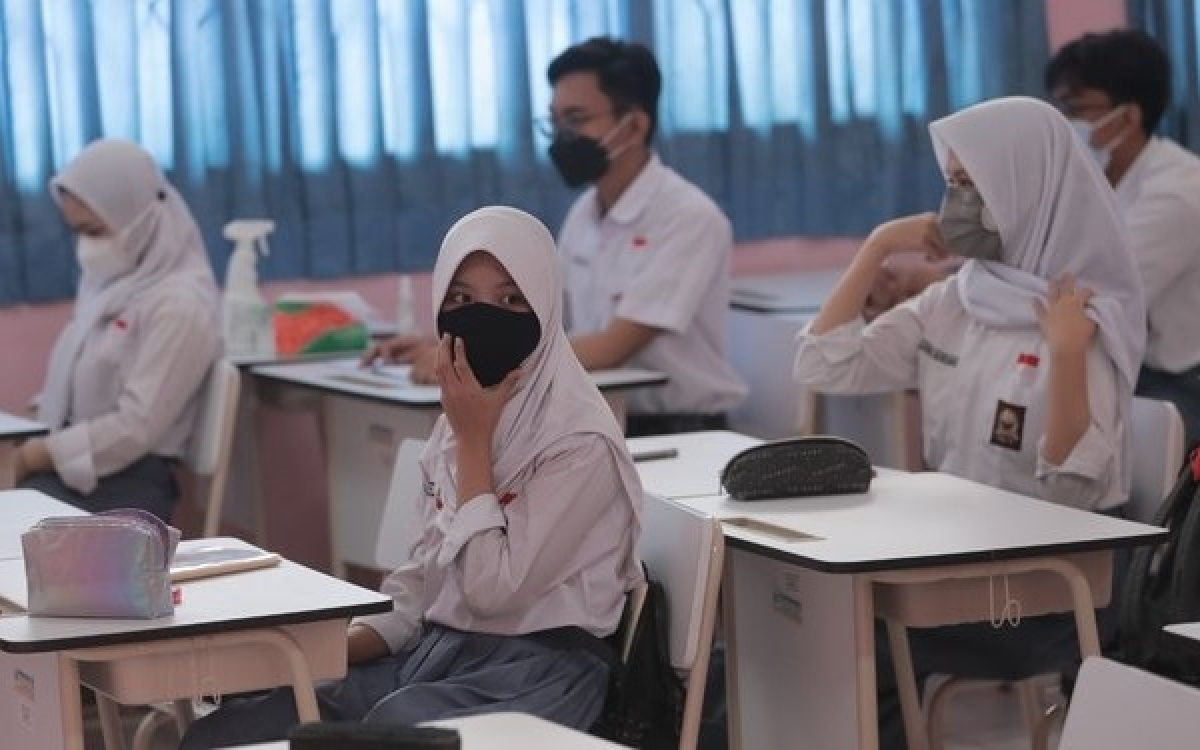 Hàng ngàn học sinh và giáo viên Indonesia mắc Covid-19 sau khi quay trở lại trường học - Ảnh 1.