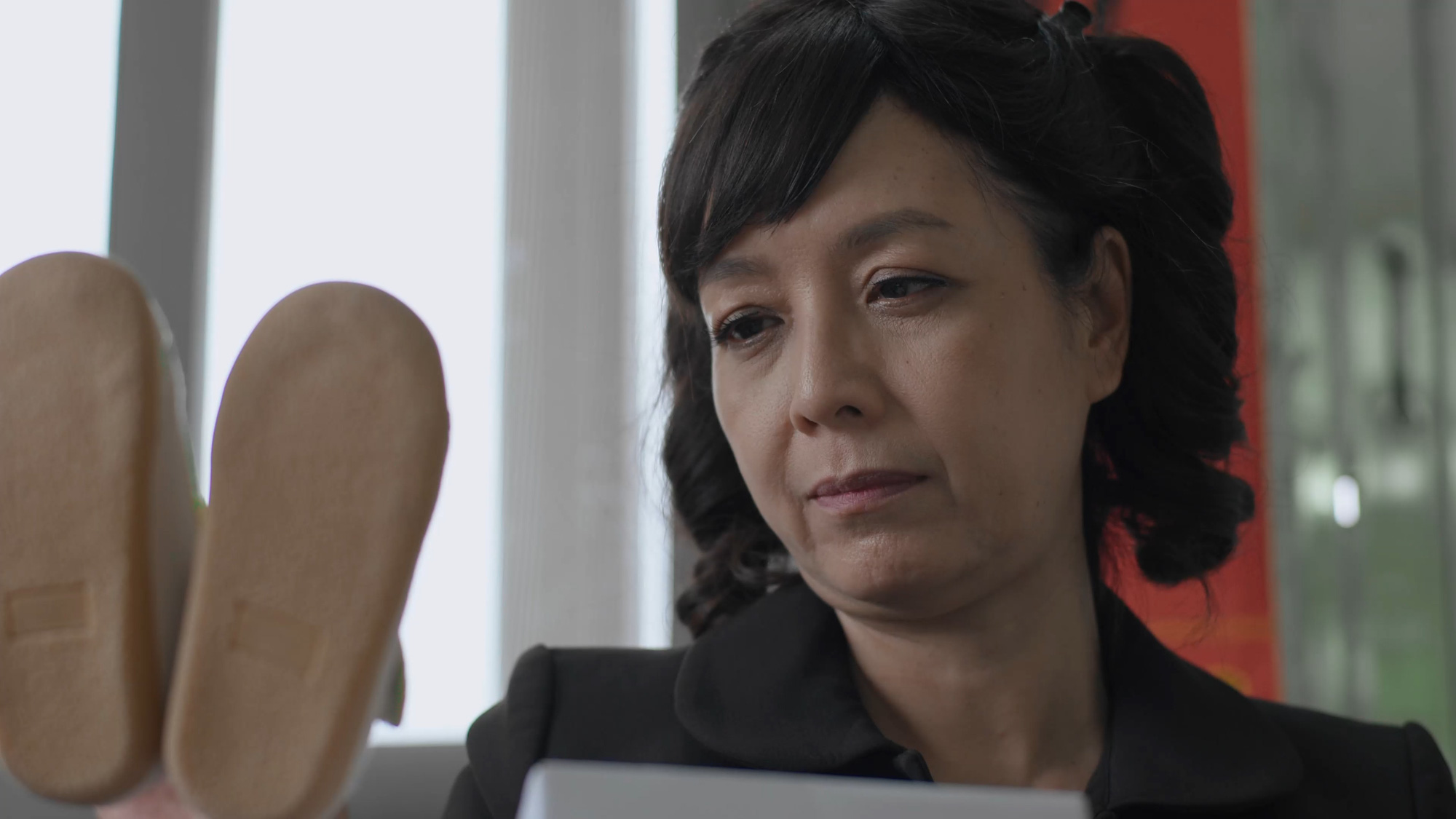 Mặt nạ hạnh phúc: Ông Huấn (NSND Trung Anh) tai nạn qua đời, Hà Vy gào khóc tự nhận là kẻ giết bố - Ảnh 3. Mặt nạ hạnh phúc: Ông Huấn (NSND Trung Anh) tai nạn qua đời, Hà Vy gào khóc tự nhận là kẻ giết bố - Ảnh 3.