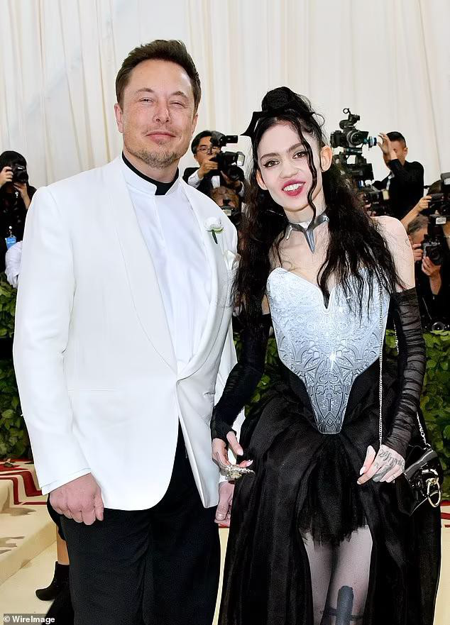 Tỷ phú Elon Musk chia tay ca sĩ Grimes sau 3 năm hẹn hò - Ảnh 1.