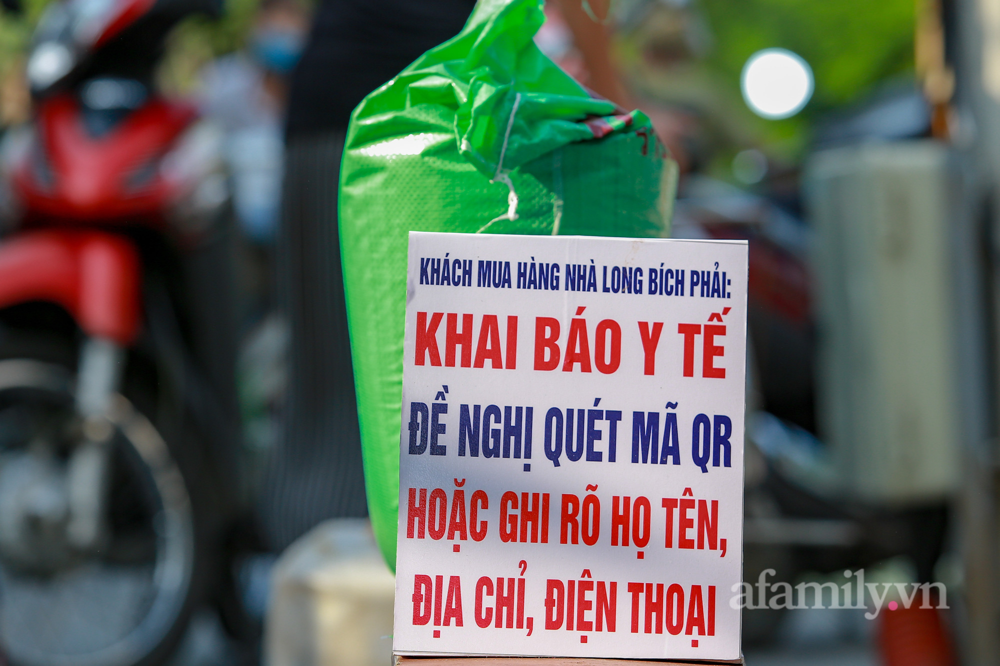Người Hà Nội vẫn quyết tâm giữ vững vùng xanh kể cả khi thành phố đã nới lỏng giãn cách xã hội - Ảnh 6.