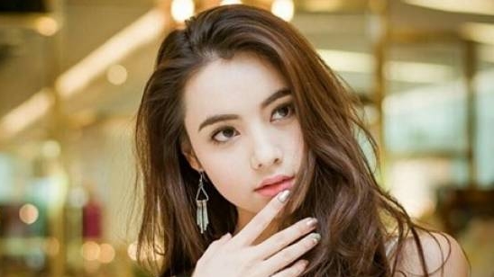C&ocirc; g&aacute;i vụng về c&oacute; sức h&uacute;t kỳ lạ - Ảnh 1.