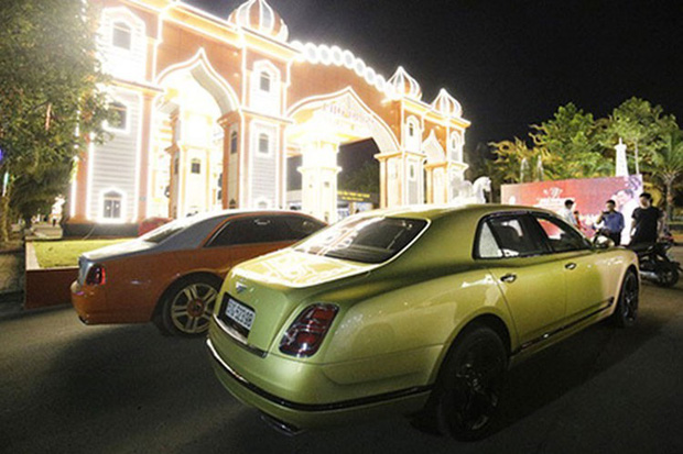 Doanh nhân Nguyễn Phương Hằng sở hữu dàn 'xế hộp' trị giá hàng trăm tỷ đồng, là tín đồ của Rolls-Royce và Bentley - Ảnh 3.