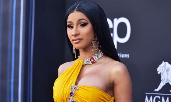 Thực hư thông tin nữ rapper Cardi B phải hầu tòa vì 12 tội danh hình sự? - Ảnh 1.