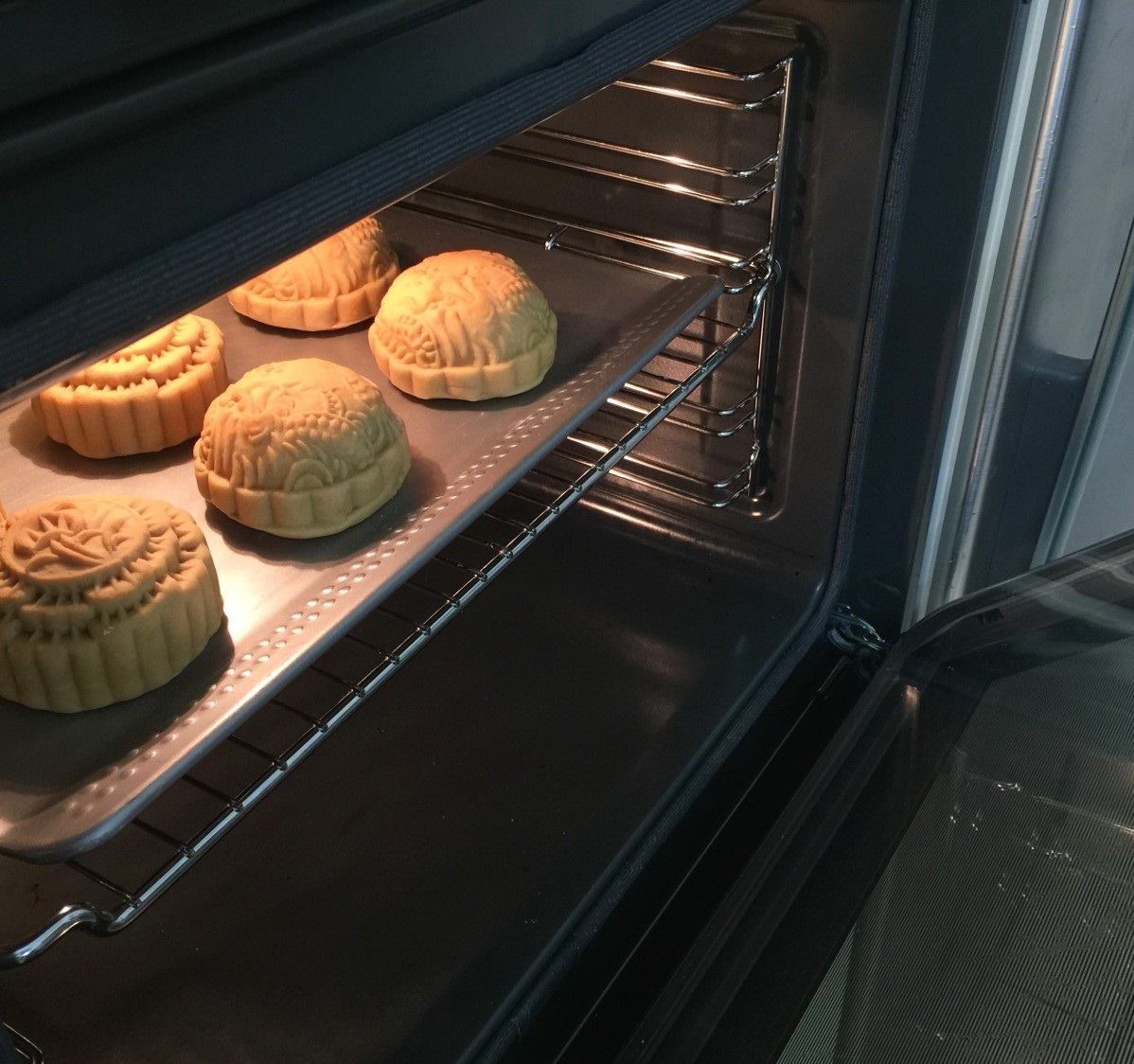 Tất tần tật dụng cụ làm bánh Trung thu cơ bản cho chị em mới bắt đầu tập tành làm bánh - Ảnh 2.
