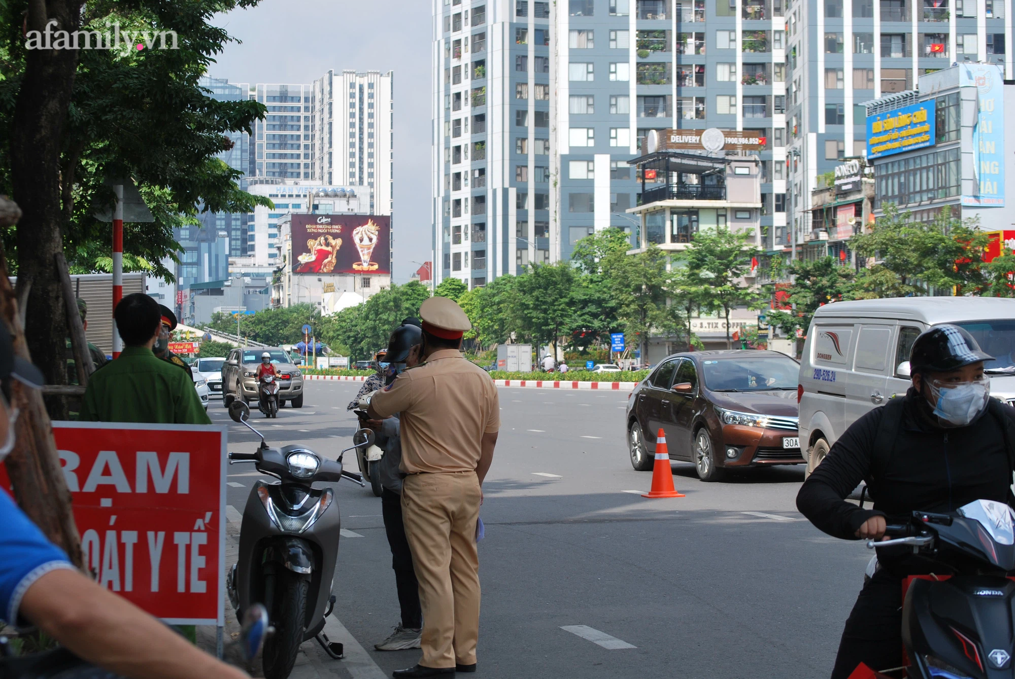 Công an Hà Nội vừa có thông báo mới nhất về quy trình cấp giấy đi đường