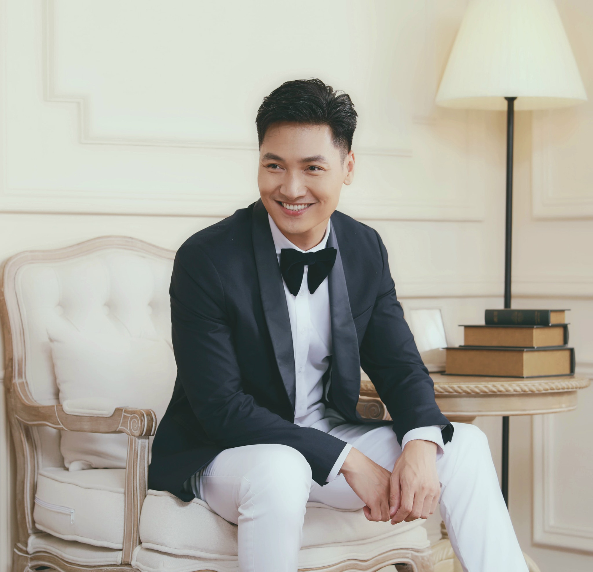 VTV Awards ho&atilde;n trao giải, Mạnh Trường dẫn đầu b&igrave;nh chọn, đua view ngoạn mục với Hồng Đăng v&agrave;o ph&uacute;t ch&oacute;t - Ảnh 1.