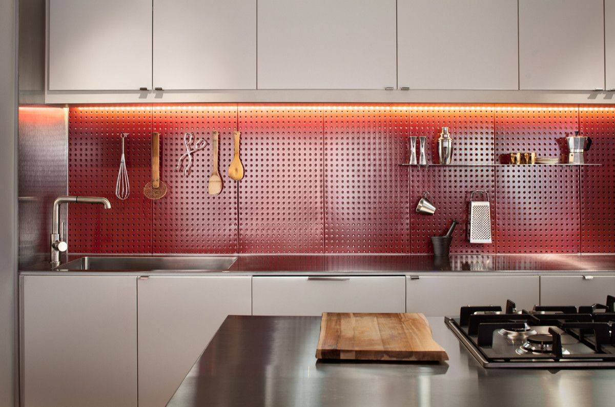 Giải pháp thông minh tiết kiệm không gian cho nhà bếp nhỏ - Ảnh 2.