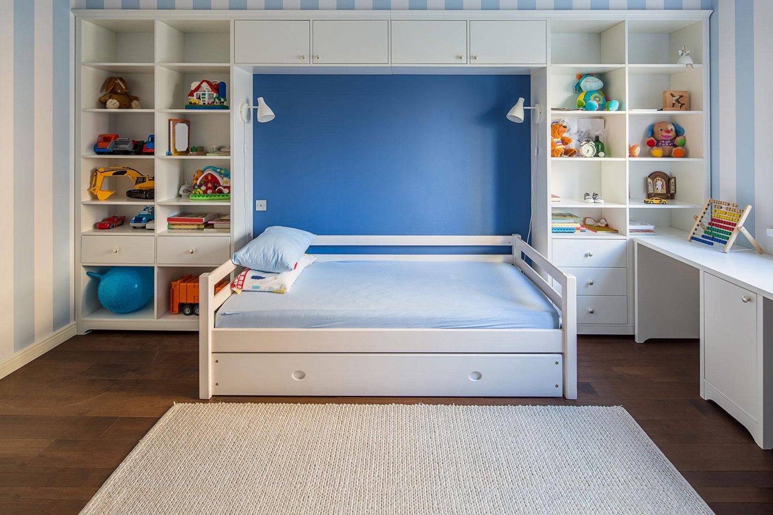 Ý tưởng thiết kế phòng ngủ độc đáo từ việc decor tường đầu giường - Ảnh 6.