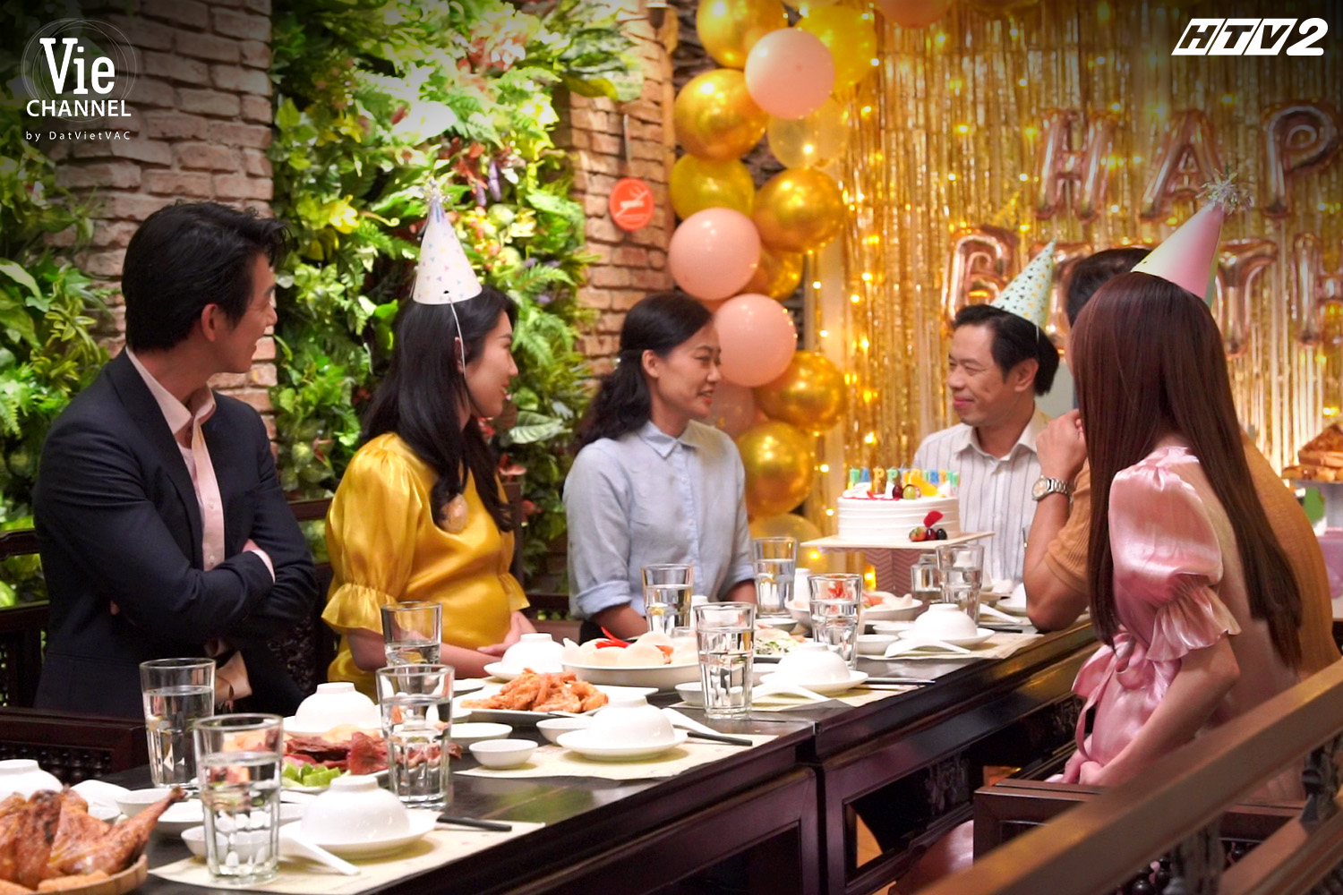 C&acirc;y t&aacute;o nở hoa c&ocirc;ng bố th&ocirc;ng tin tập cuối, netizen thi nhau b&agrave;n về happy ending vừa giống vừa kh&aacute;c bản H&agrave;n - Ảnh 5.