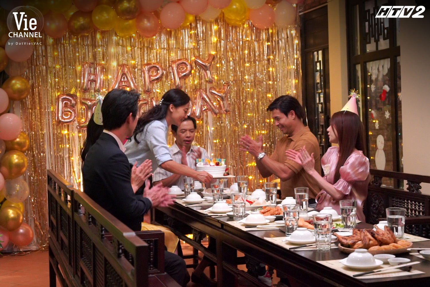 C&acirc;y t&aacute;o nở hoa c&ocirc;ng bố th&ocirc;ng tin tập cuối, netizen thi nhau b&agrave;n về happy ending vừa giống vừa kh&aacute;c bản H&agrave;n - Ảnh 4.