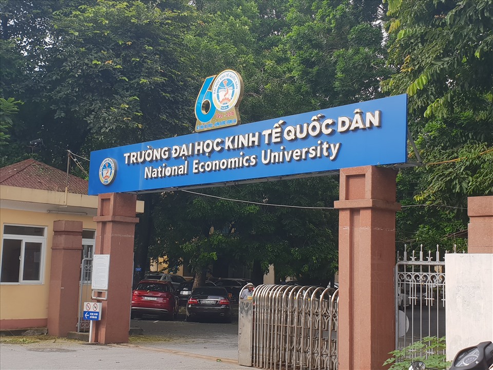 Nếu thi đỗ cả Đại học Ngoại thương v&agrave; Đại học Kinh tế Quốc d&acirc;n th&igrave; n&ecirc;n chọn trường n&agrave;o: Đ&acirc;y ch&iacute;nh l&agrave; c&acirc;u trả lời cho th&iacute; sinh - Ảnh 2.